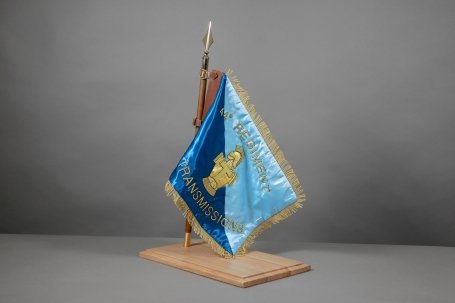 Fanion brodé triangulaire