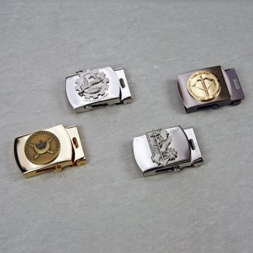 Boucle avec ceinture brochée